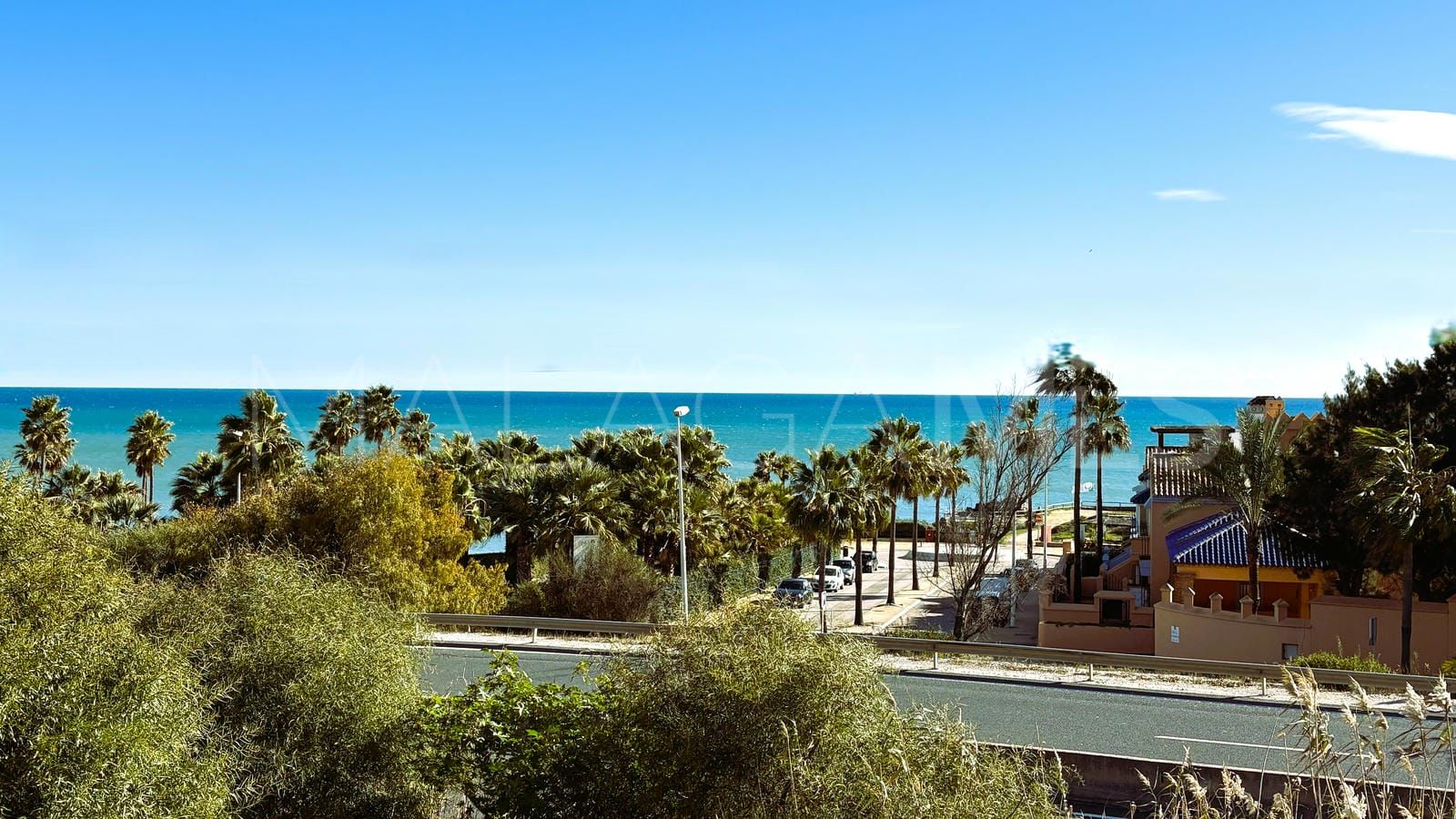 Villa for sale in Casares Playa