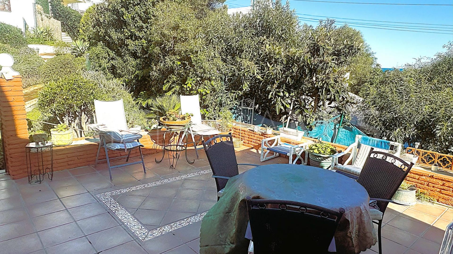 Villa for sale in Casares Playa