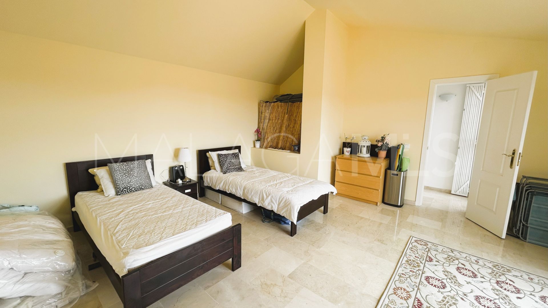 Atico duplex for sale in La Duquesa Golf