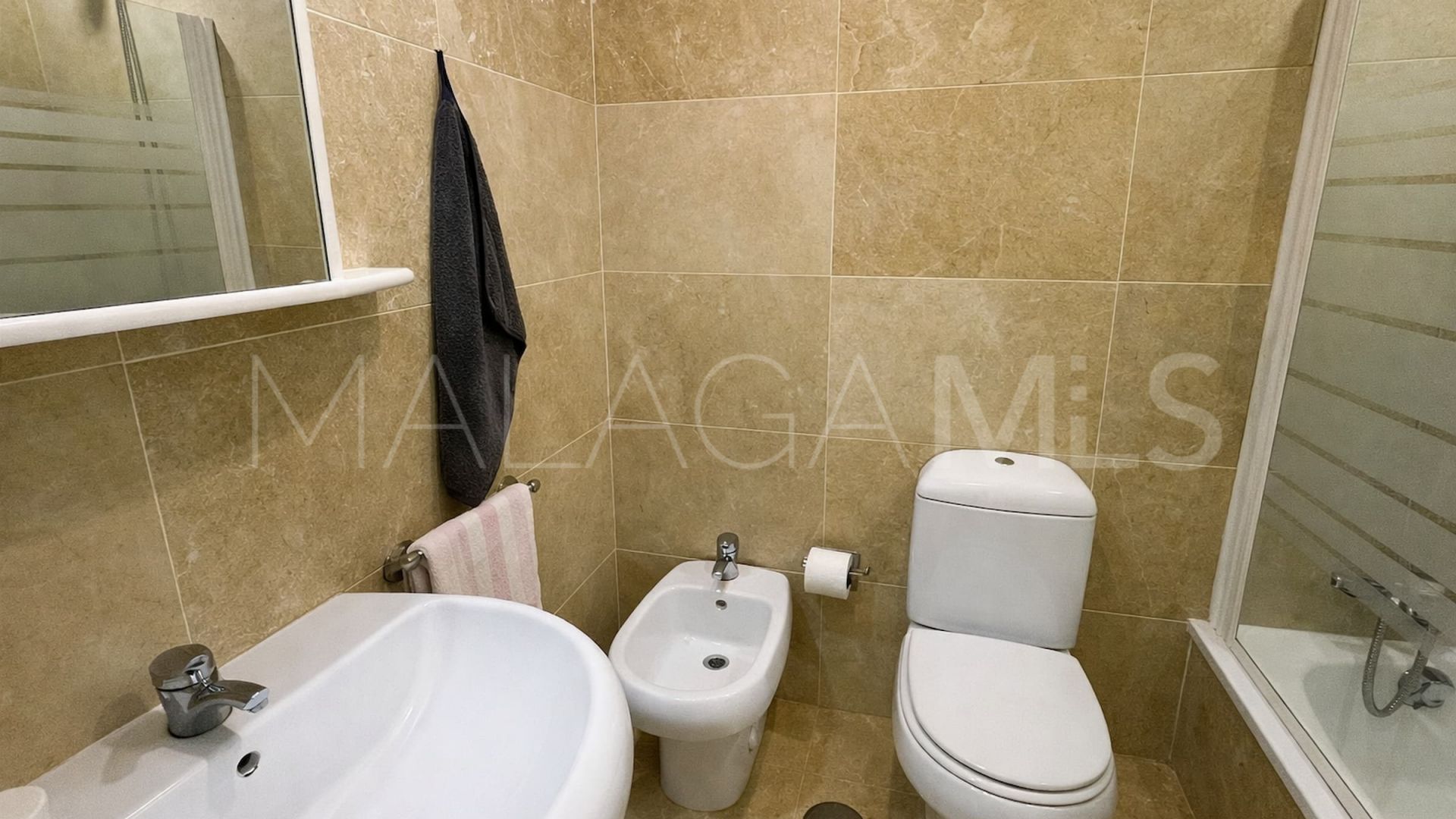 Markplanslägenhet for sale in La Duquesa