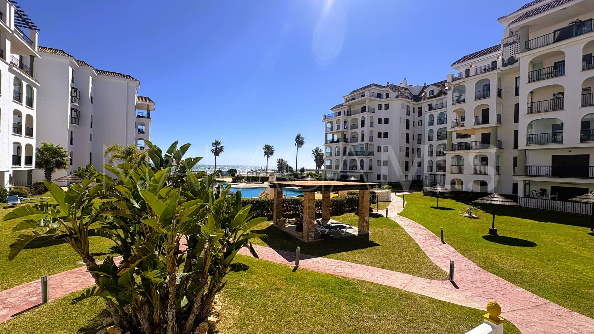 Markplanslägenhet for sale in La Duquesa