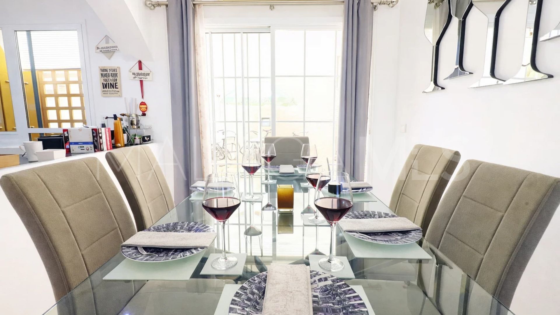 Adosado with 3 bedrooms a la venta in Manilva