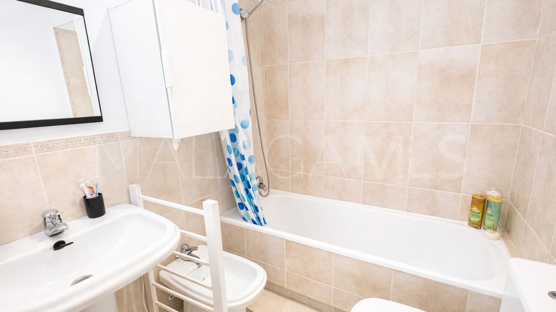 Adosado with 3 bedrooms a la venta in Manilva