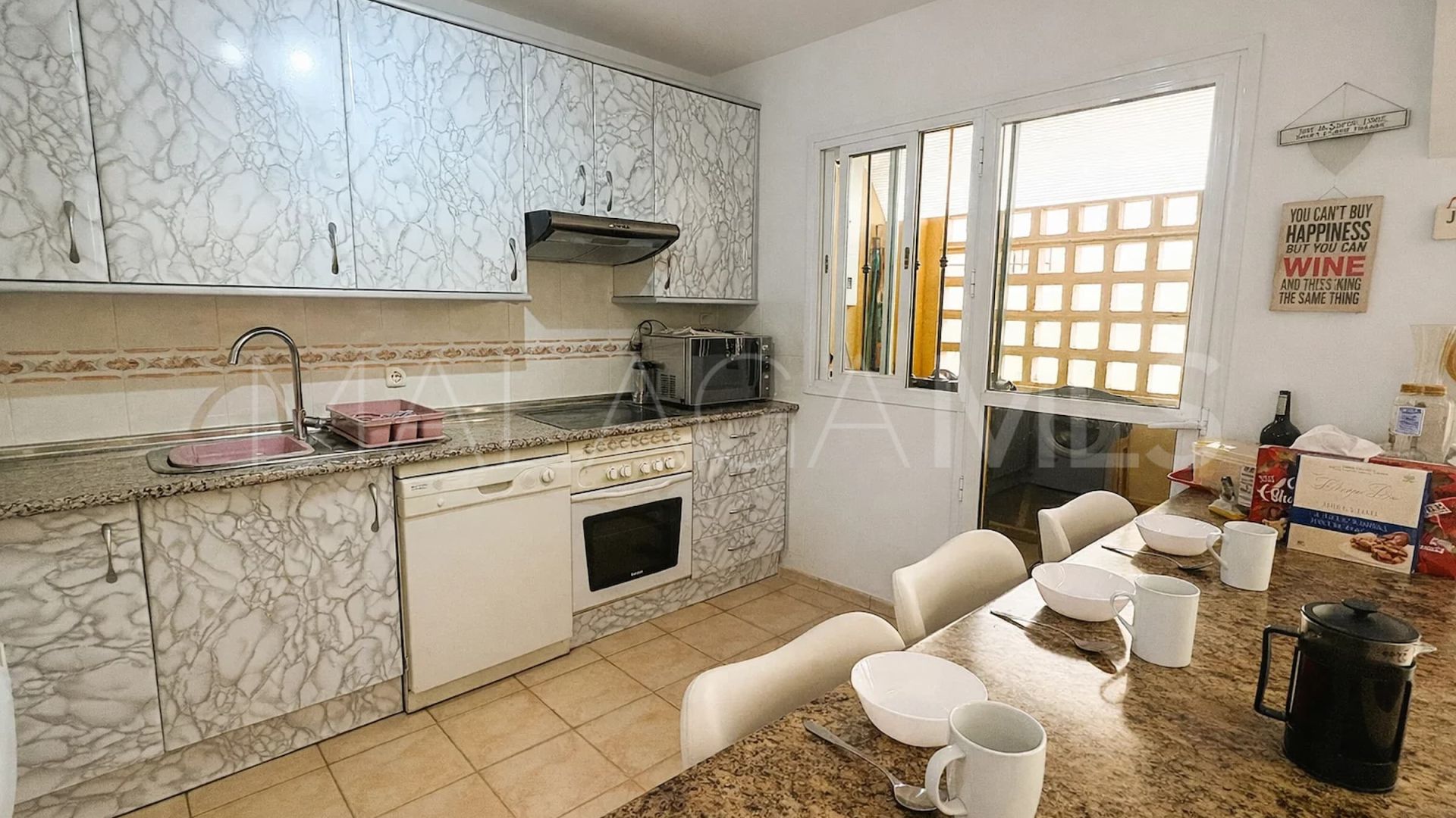 Adosado with 3 bedrooms a la venta in Manilva