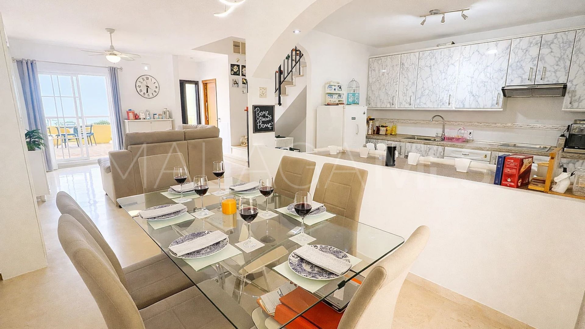 Adosado with 3 bedrooms a la venta in Manilva