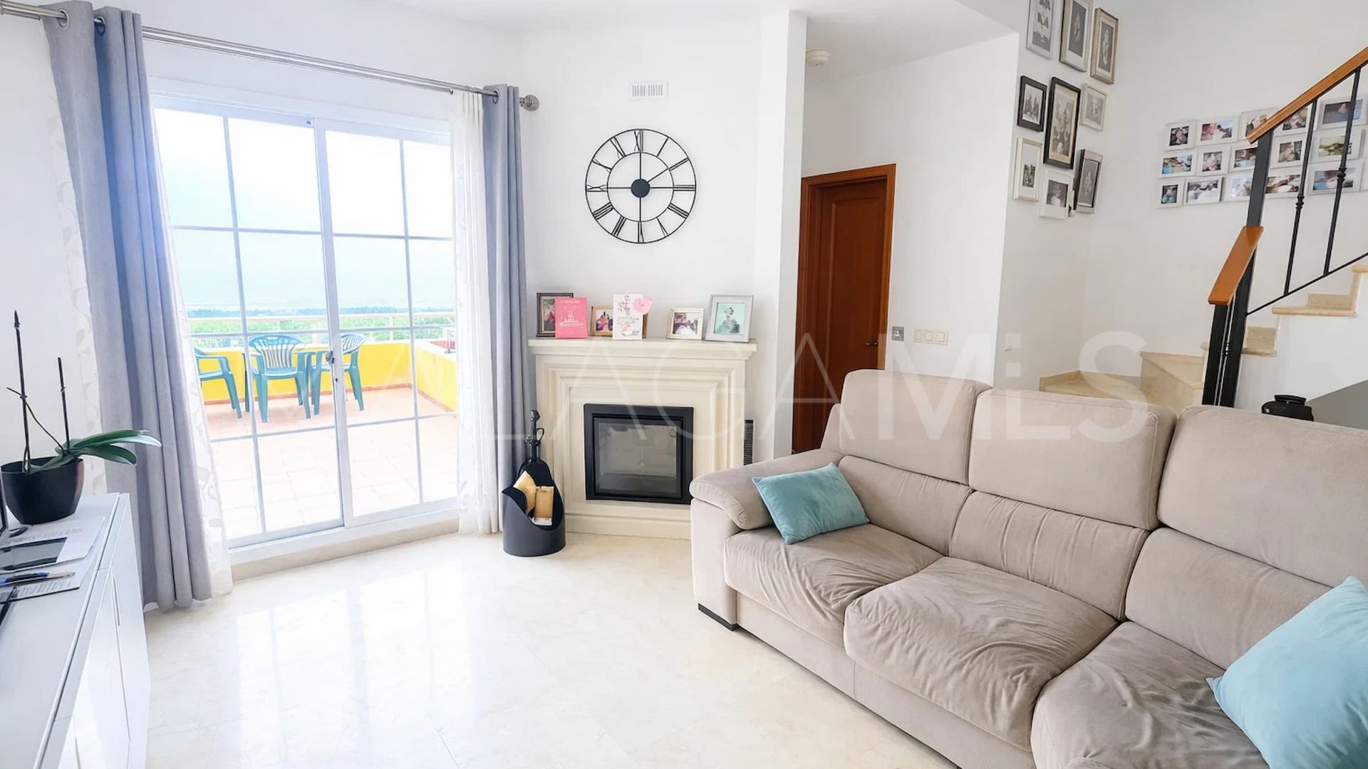 Adosado with 3 bedrooms a la venta in Manilva