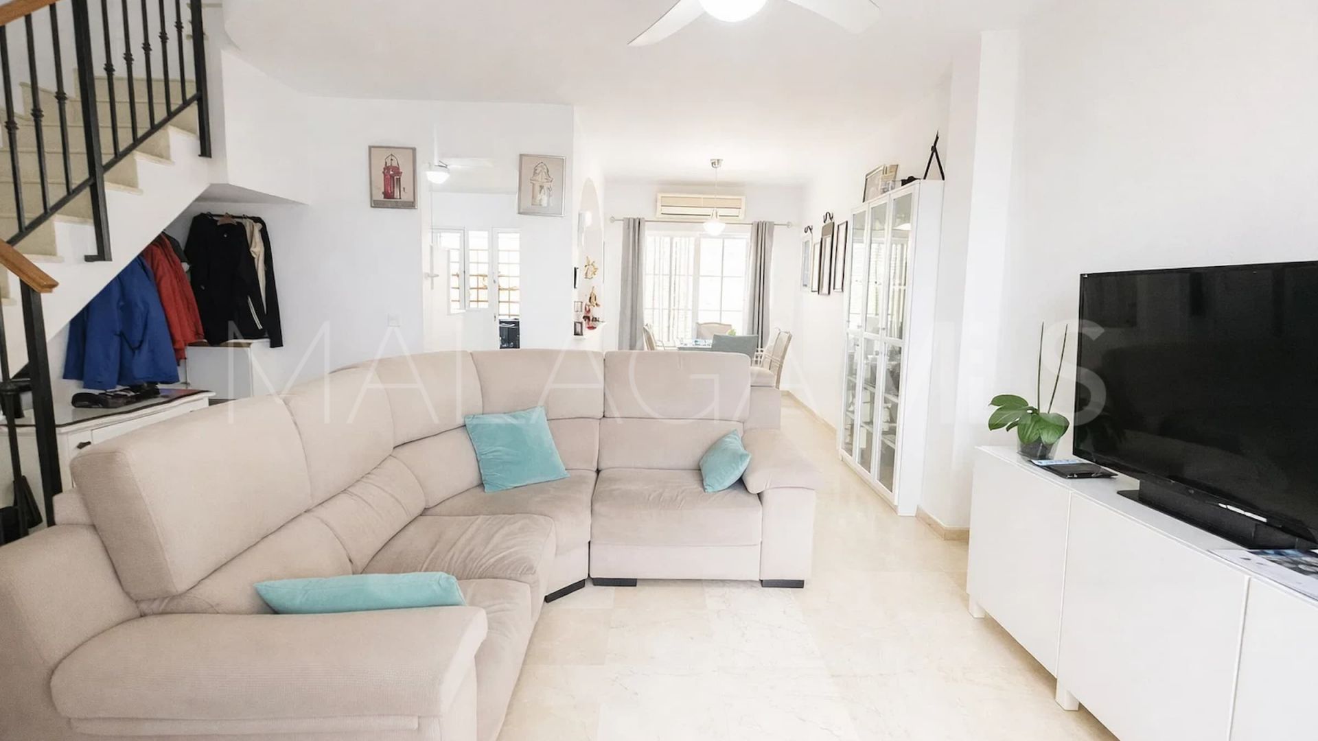 Adosado with 3 bedrooms a la venta in Manilva