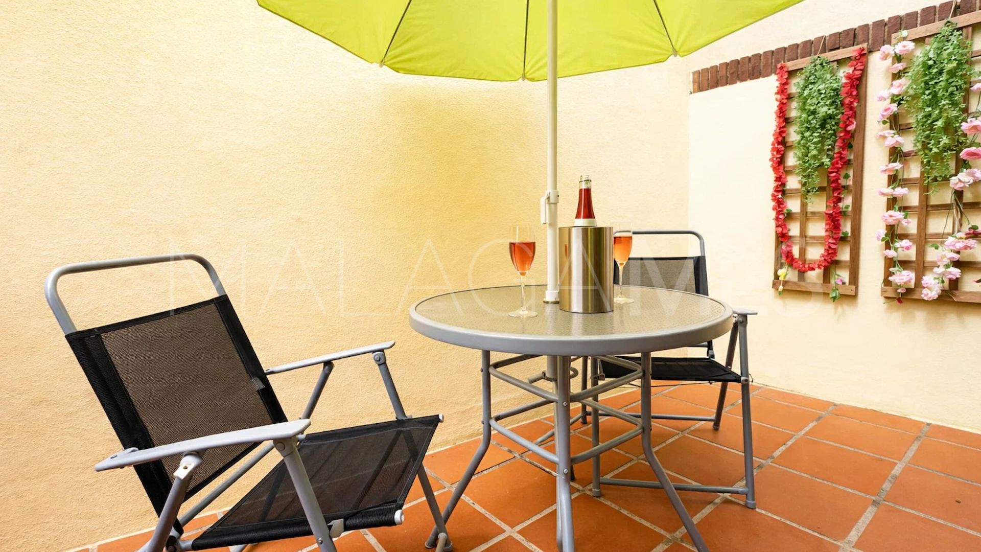 Adosado with 3 bedrooms a la venta in Manilva