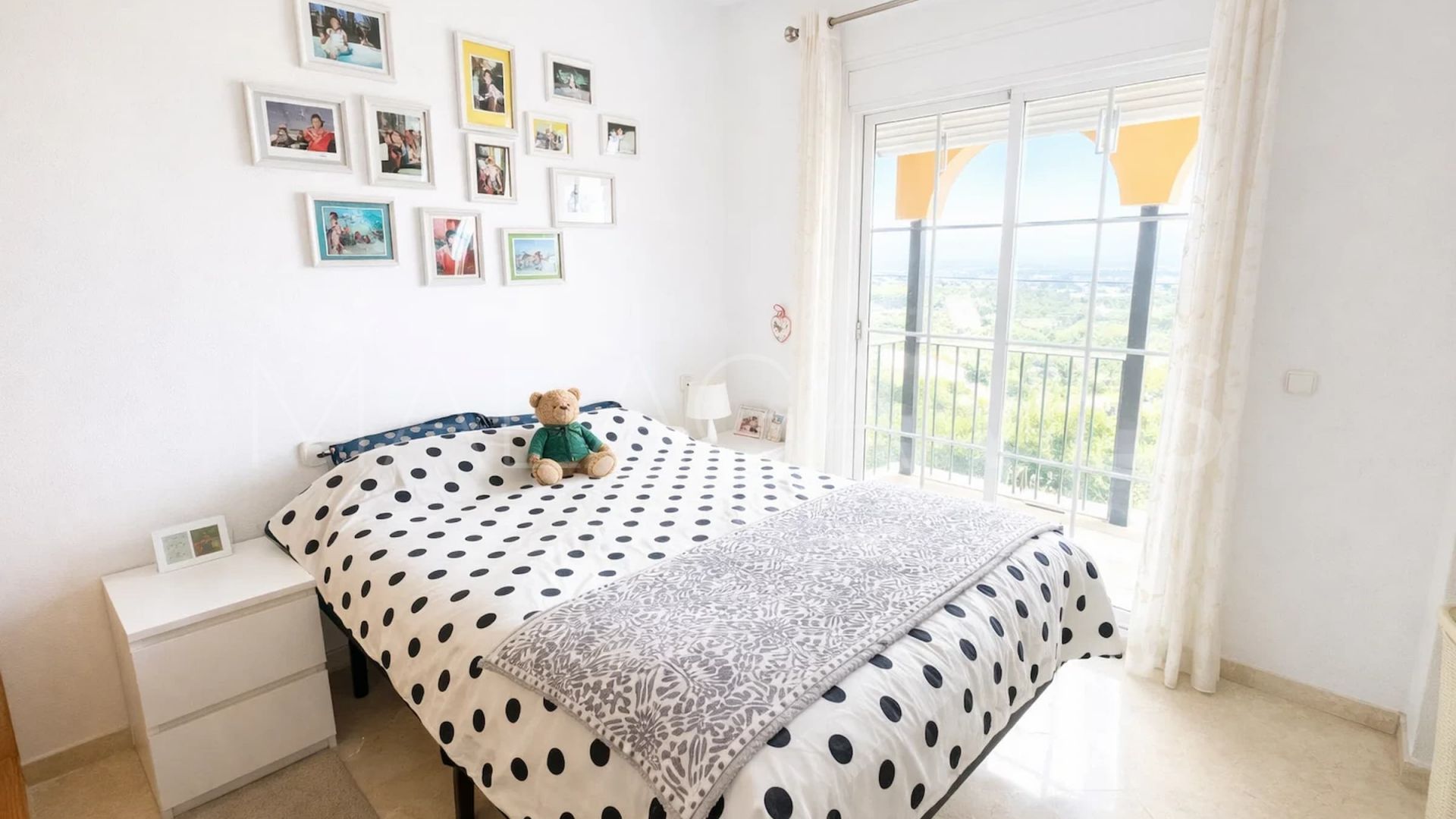 Adosado with 3 bedrooms a la venta in Manilva