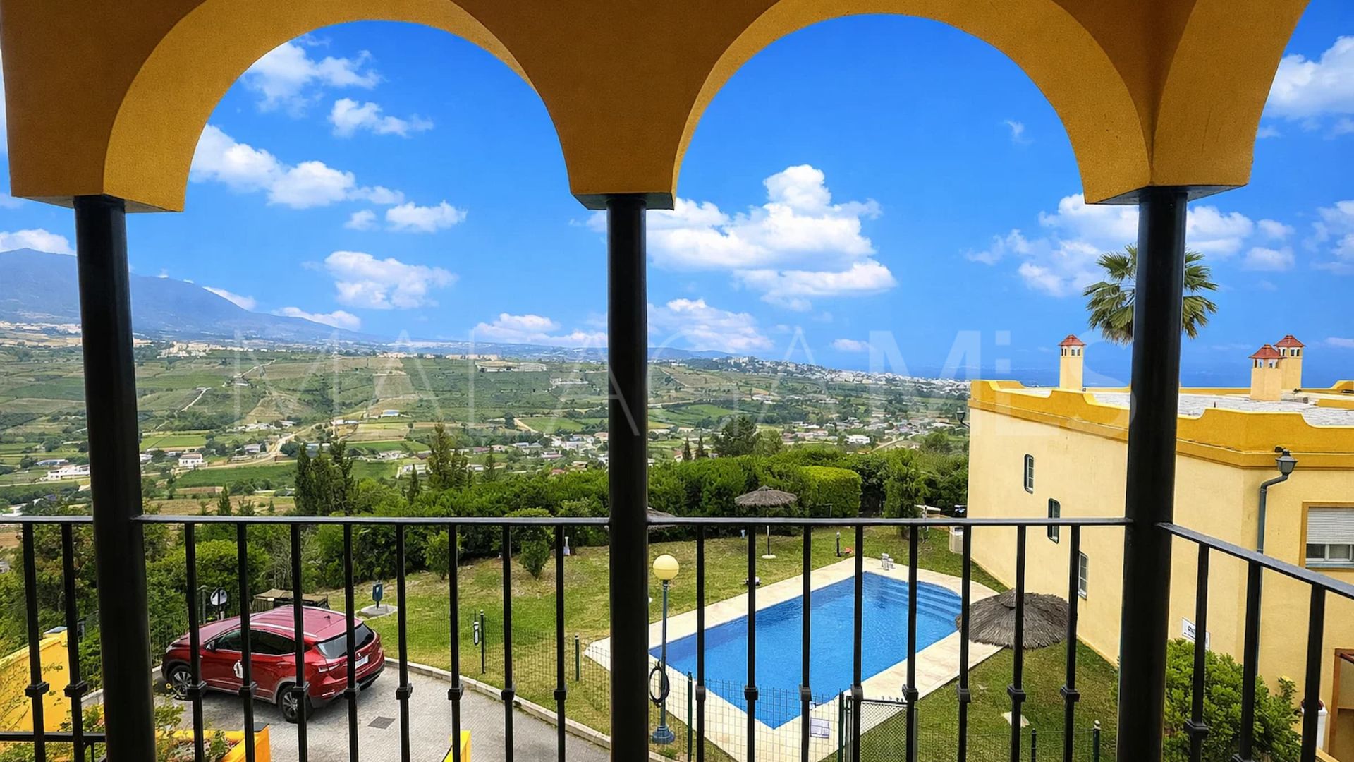 Adosado with 3 bedrooms a la venta in Manilva