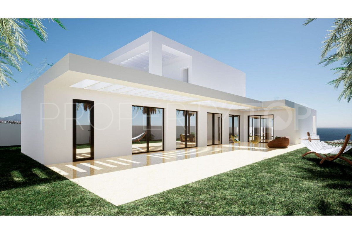 For sale villa in Casares Playa