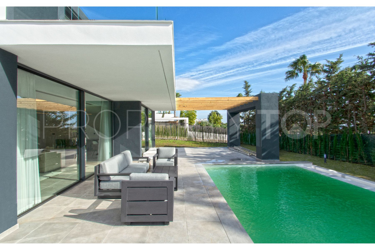 For sale villa in Estepona Hills