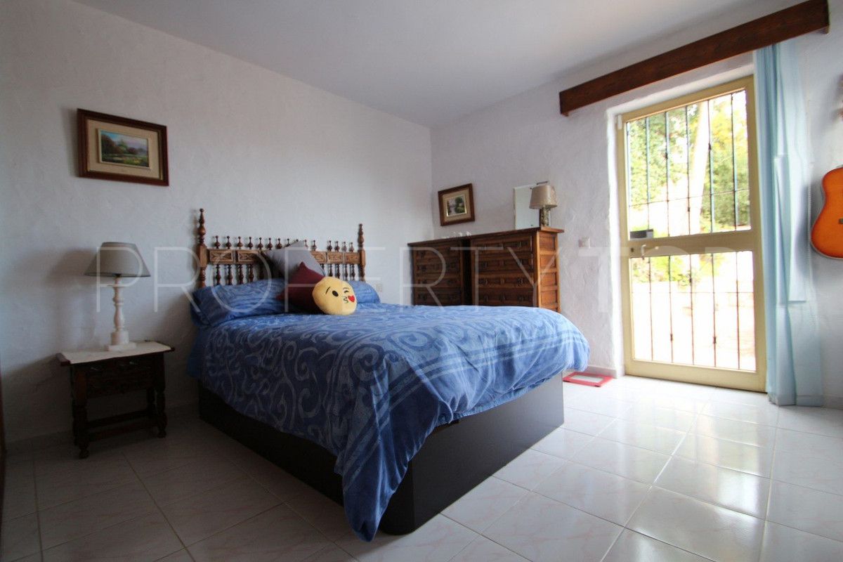 Comprar estudio de 4 dormitorios en Torreblanca