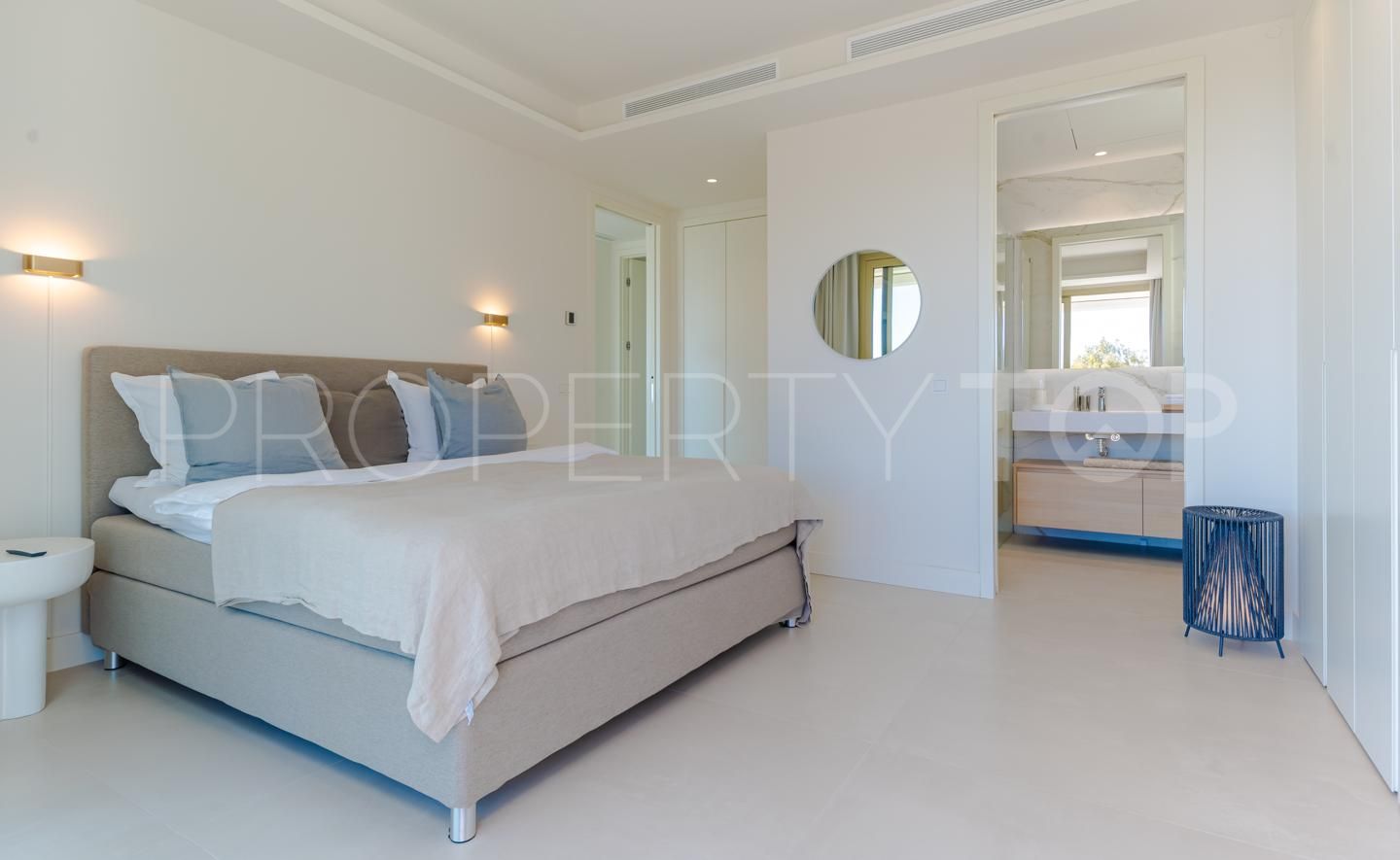 Las Lomas de Marbella 4 bedrooms studio for sale
