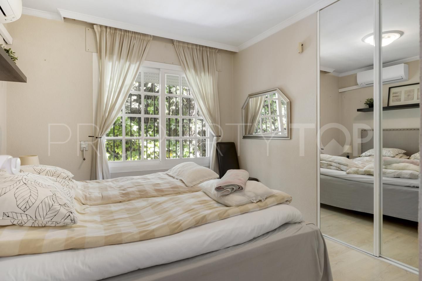 5 bedrooms studio in Las Lomas de Marbella for sale