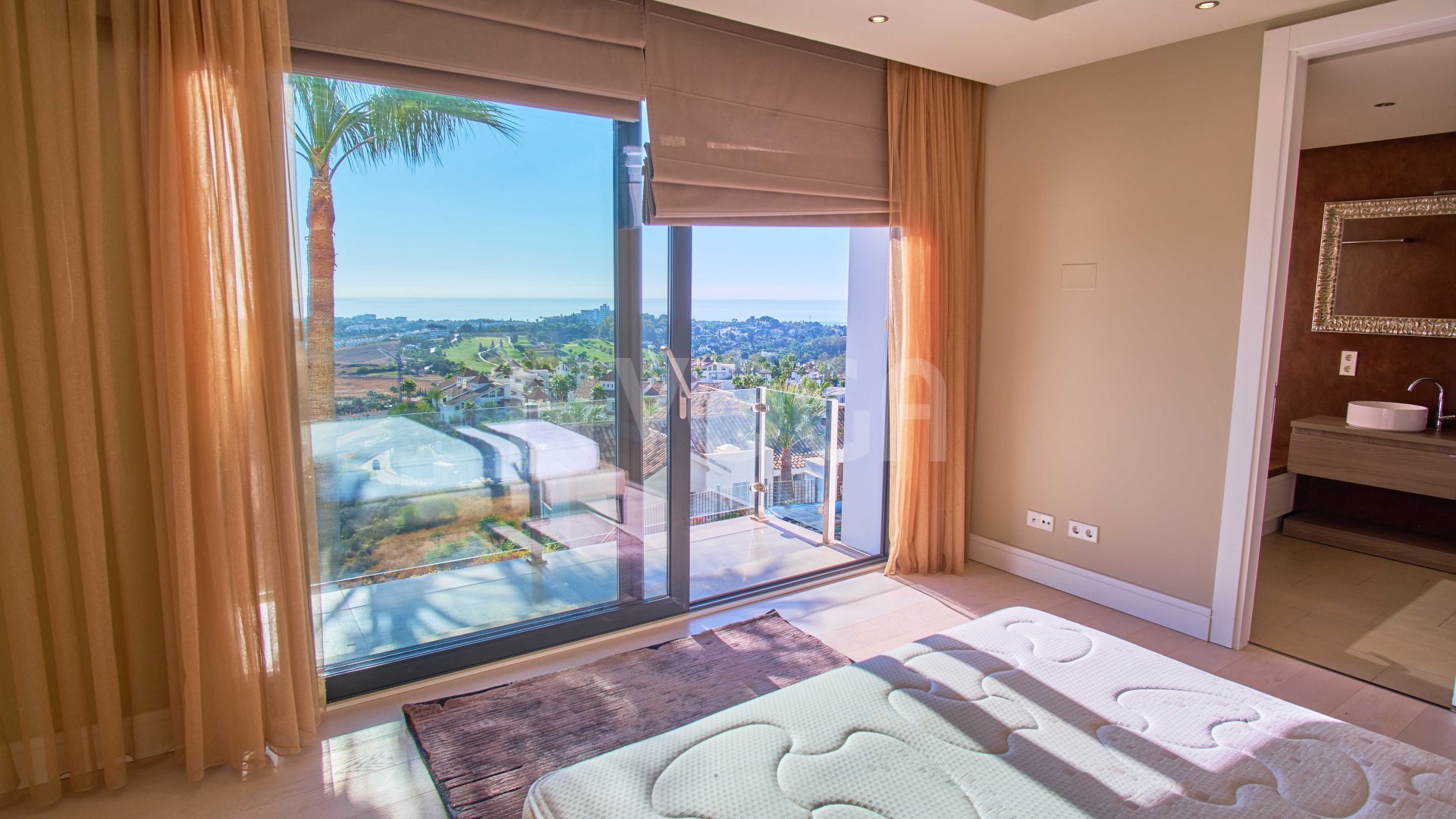 Villa with views in the Mirador del Paraíso, Benahavís