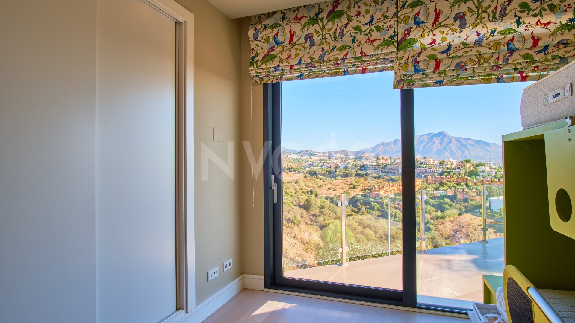 Villa with views in the Mirador del Paraíso, Benahavís