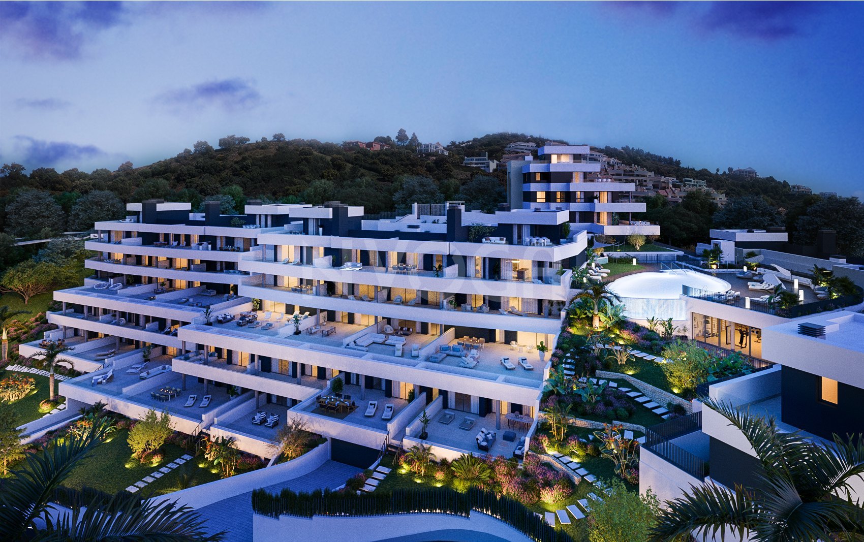 Magnificent new build flat with sea views and close to all amenities in Los Altos de Los Monteros, Marbella.