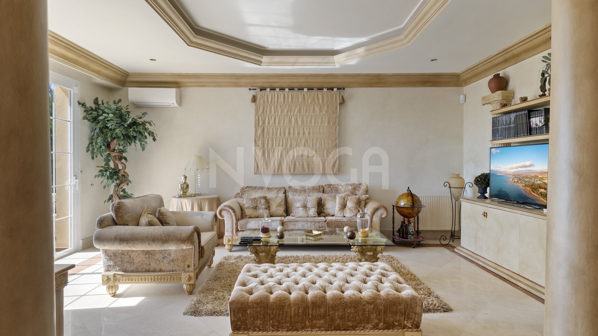 Classic style villa in El Paraíso Alto