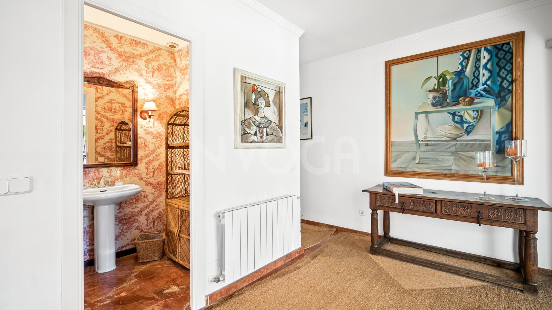 Beautiful classic beachfront villa in Estepona