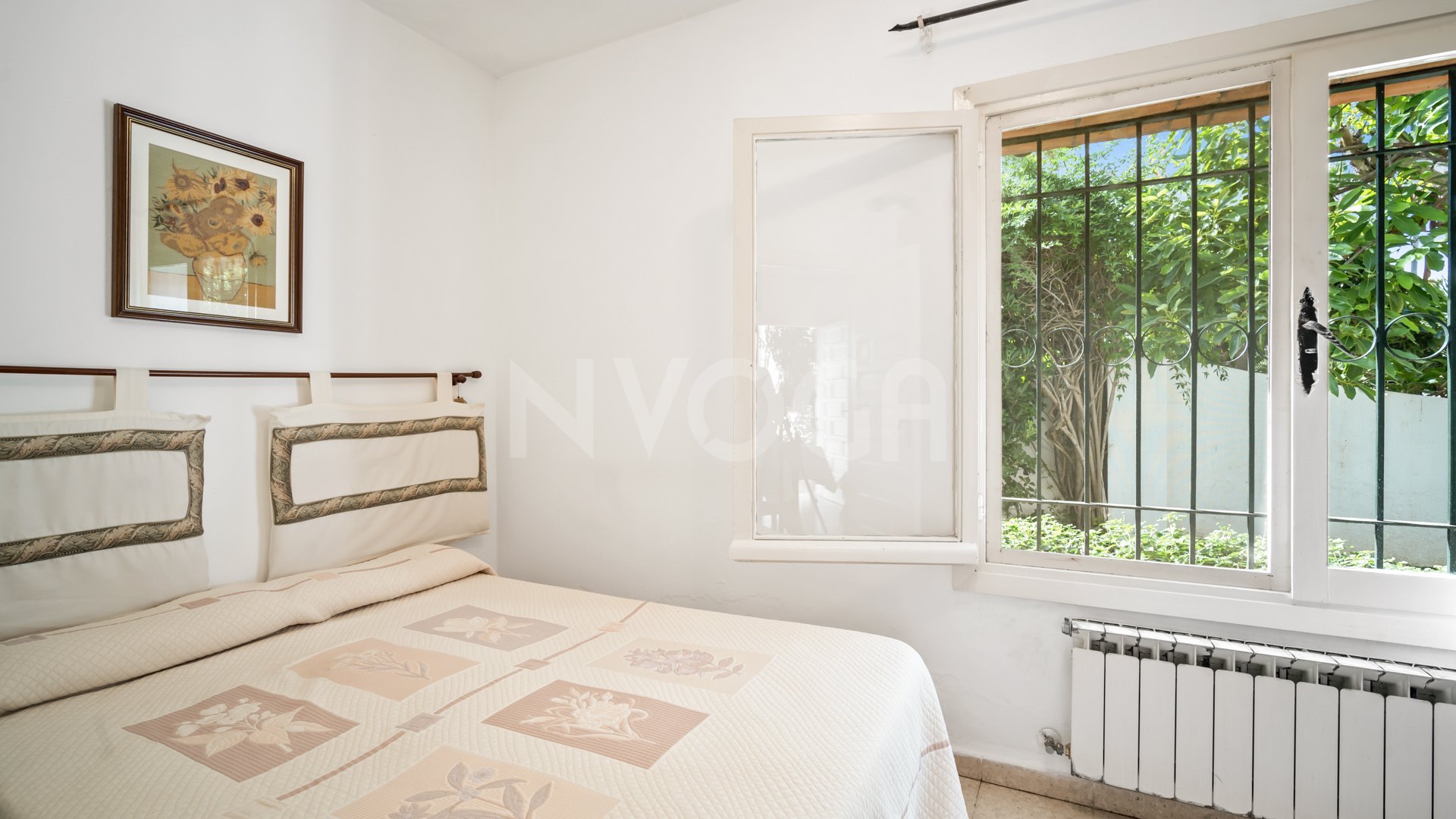 Beautiful classic beachfront villa in Estepona