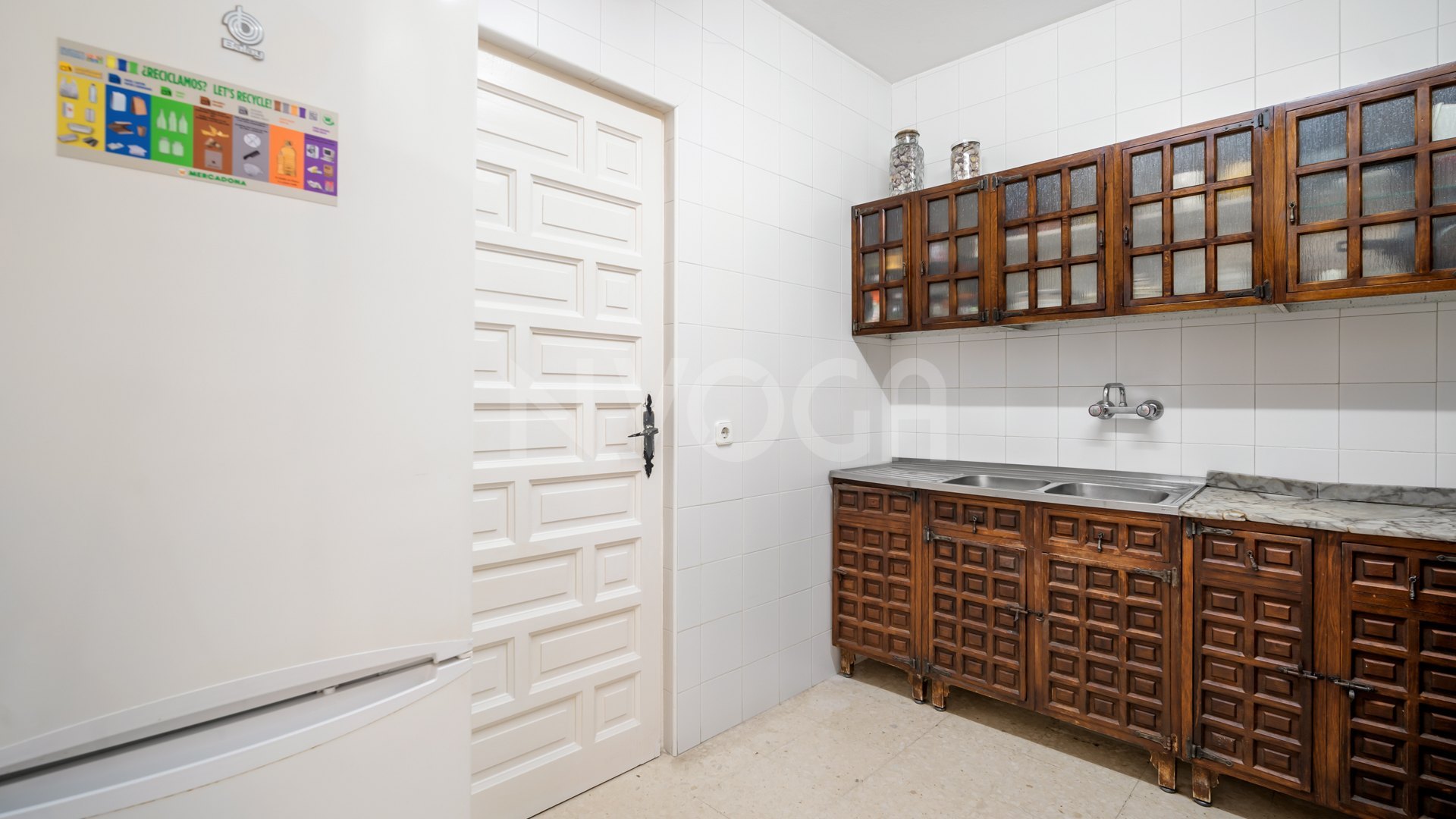 Beautiful classic beachfront villa in Estepona