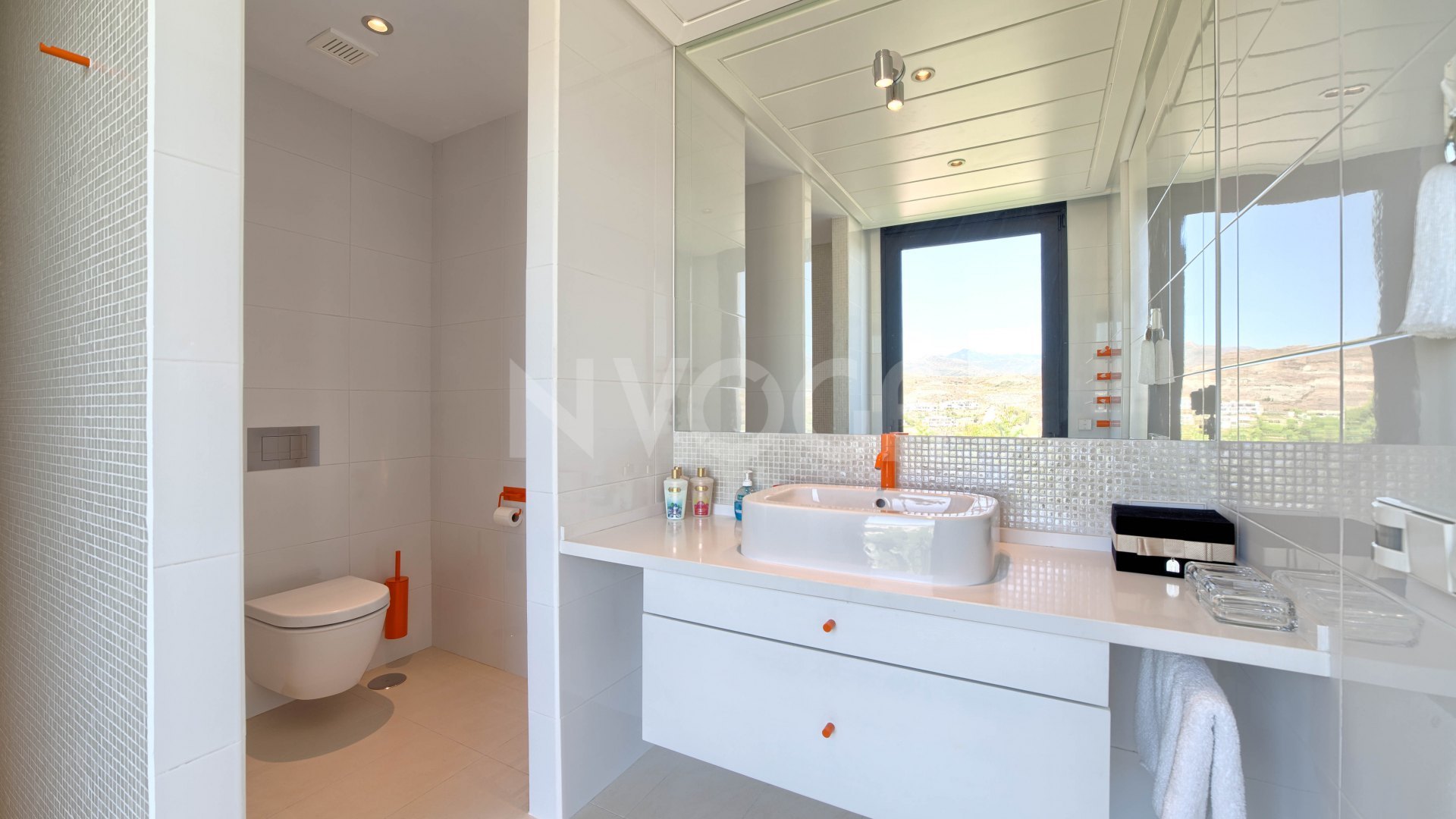 Beautiful contemporary villa located in the heart of Benahavís