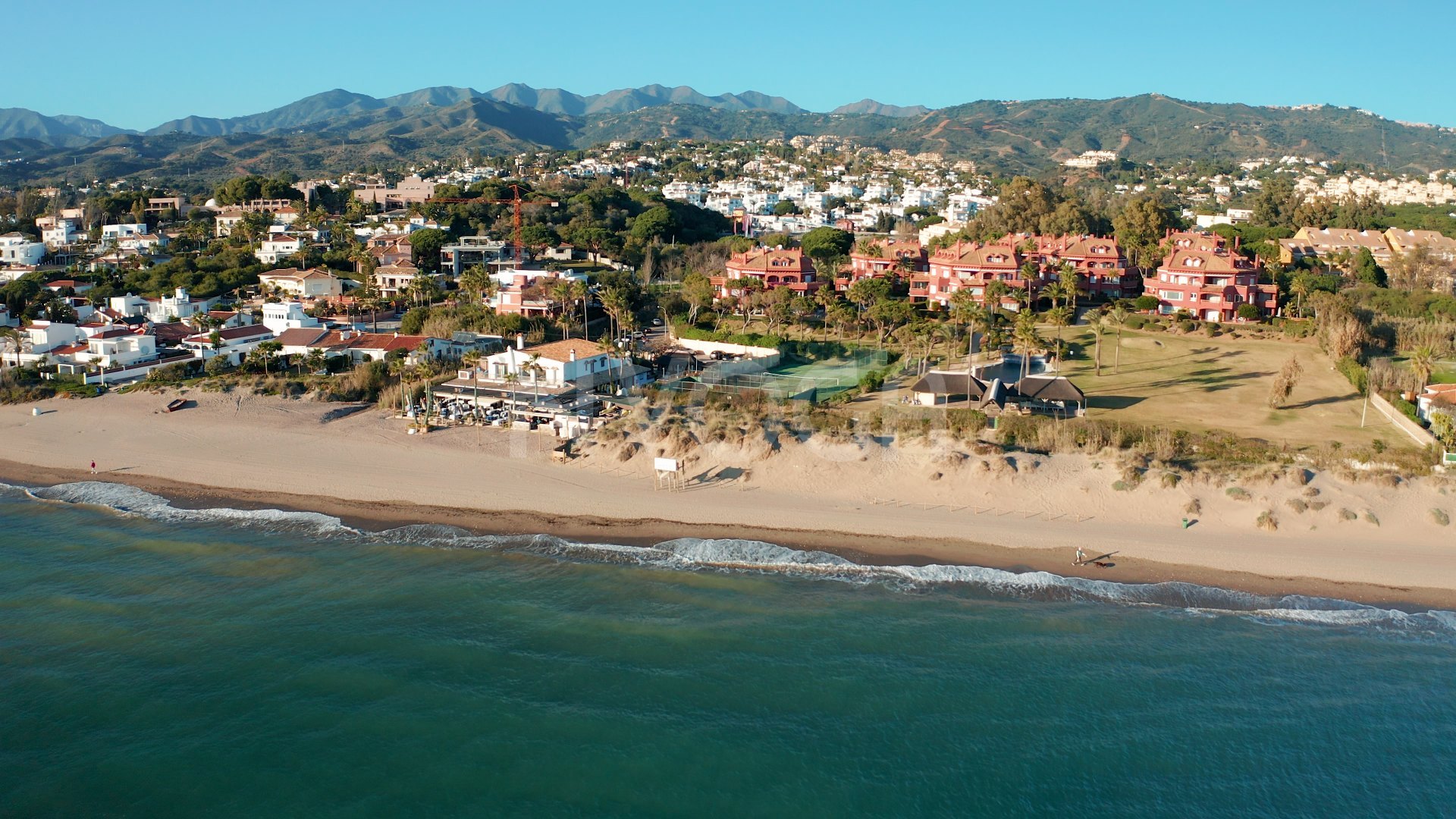 OBRA COMENZADA!!! Adosada de nueva construcción de 3 dormitorios en Marbella lado playa