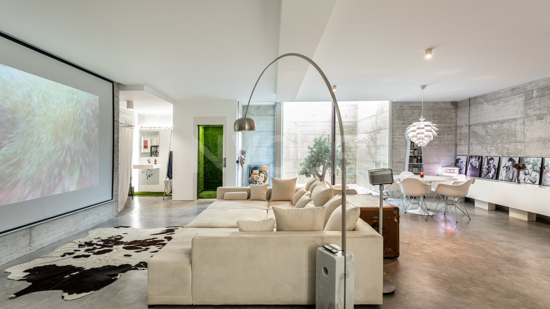 Luxury contemporary villa with minimalist design in the Valtocado Urbanization, Mijas