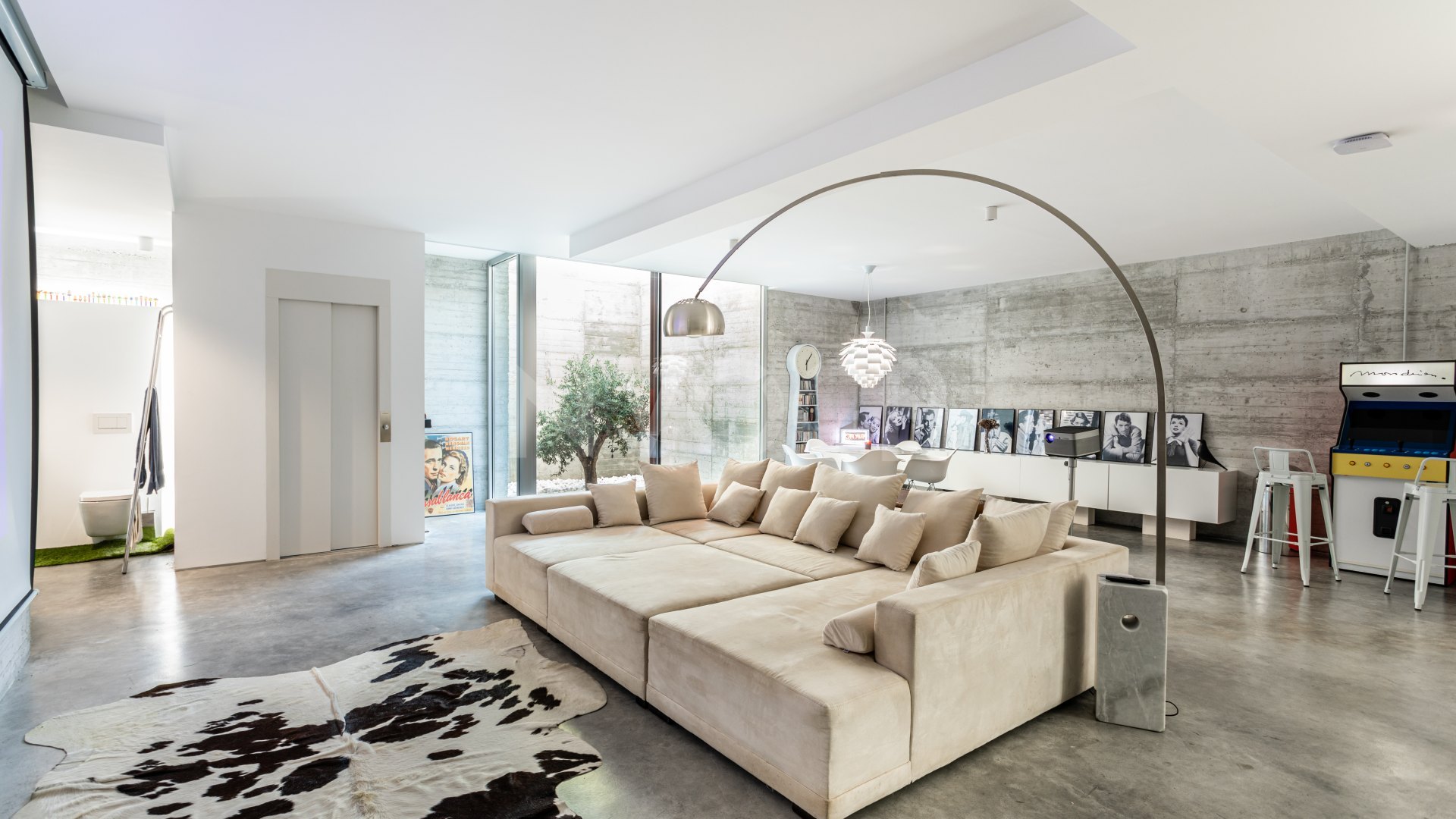 Luxury contemporary villa with minimalist design in the Valtocado Urbanization, Mijas