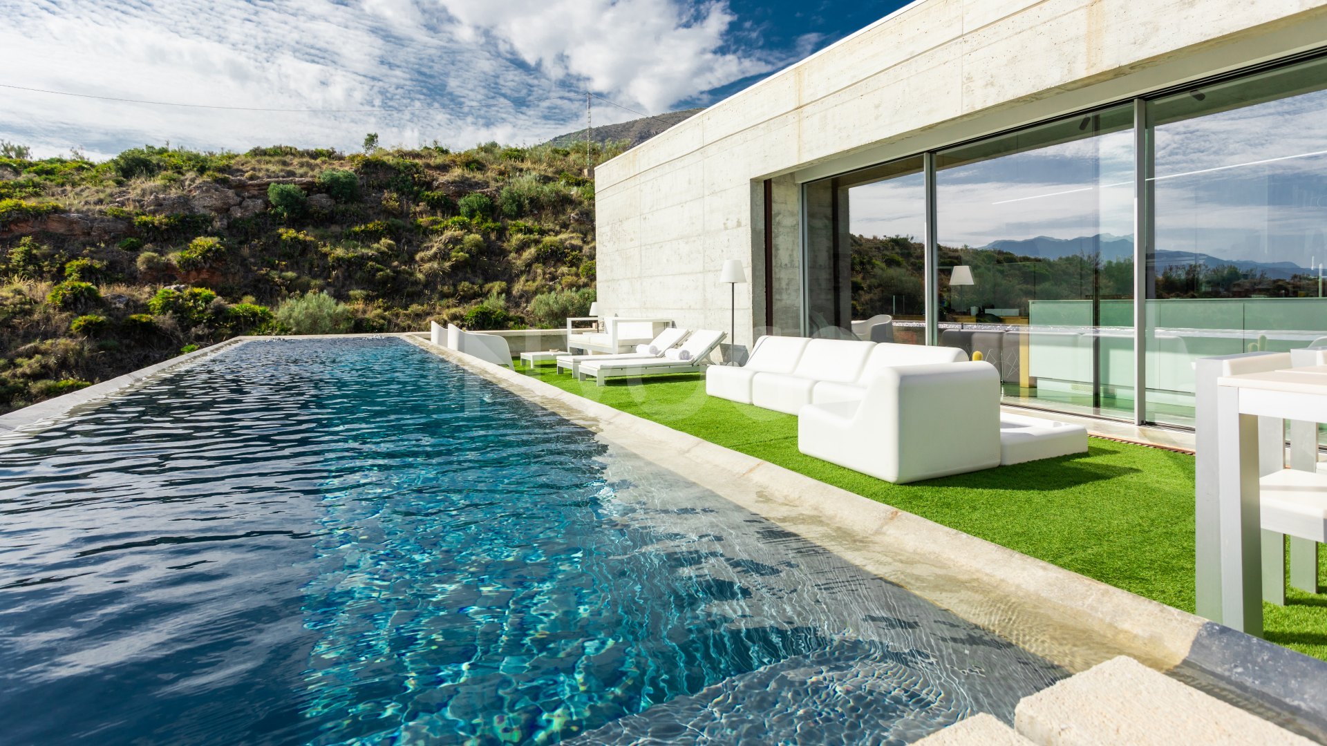 Luxury contemporary villa with minimalist design in the Valtocado Urbanization, Mijas