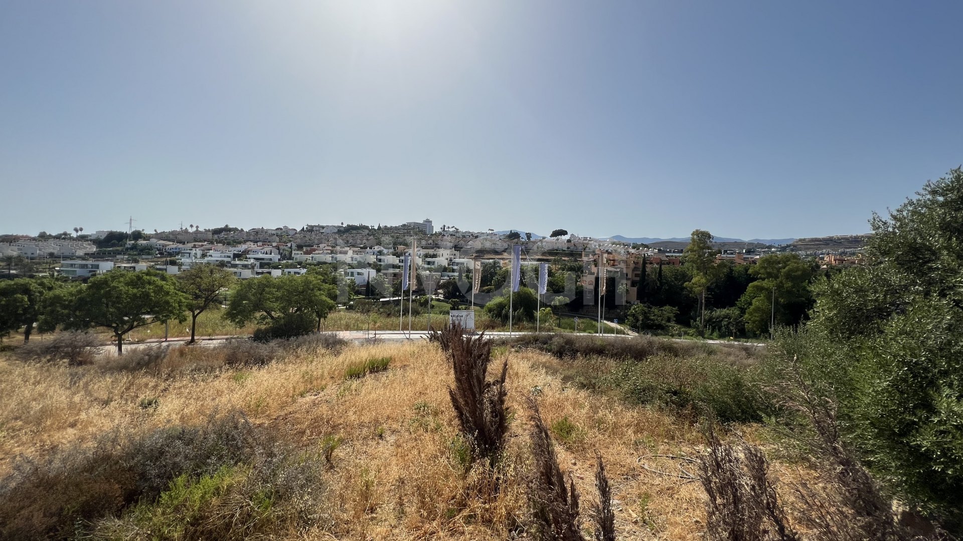 Parcela de terreno con proyecto en El Campanario Golf, Nueva Milla de Oro