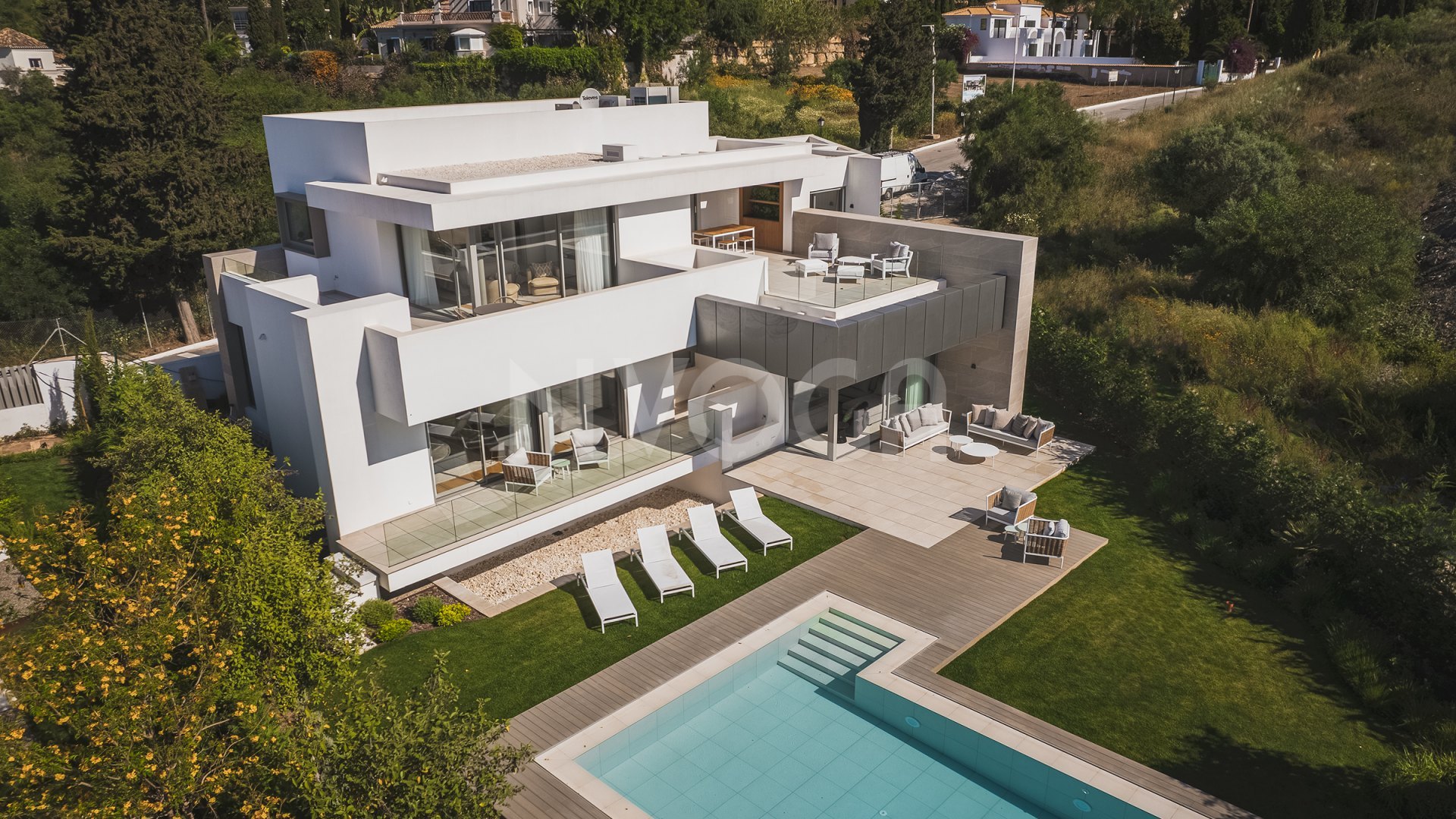 Lujosa villa en el complejo cerrado 'El Paraíso' (Benahavis)