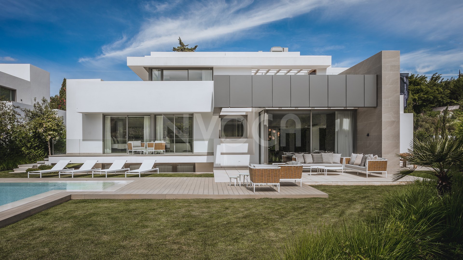 Lujosa villa en el complejo cerrado 'El Paraíso' (Benahavis)
