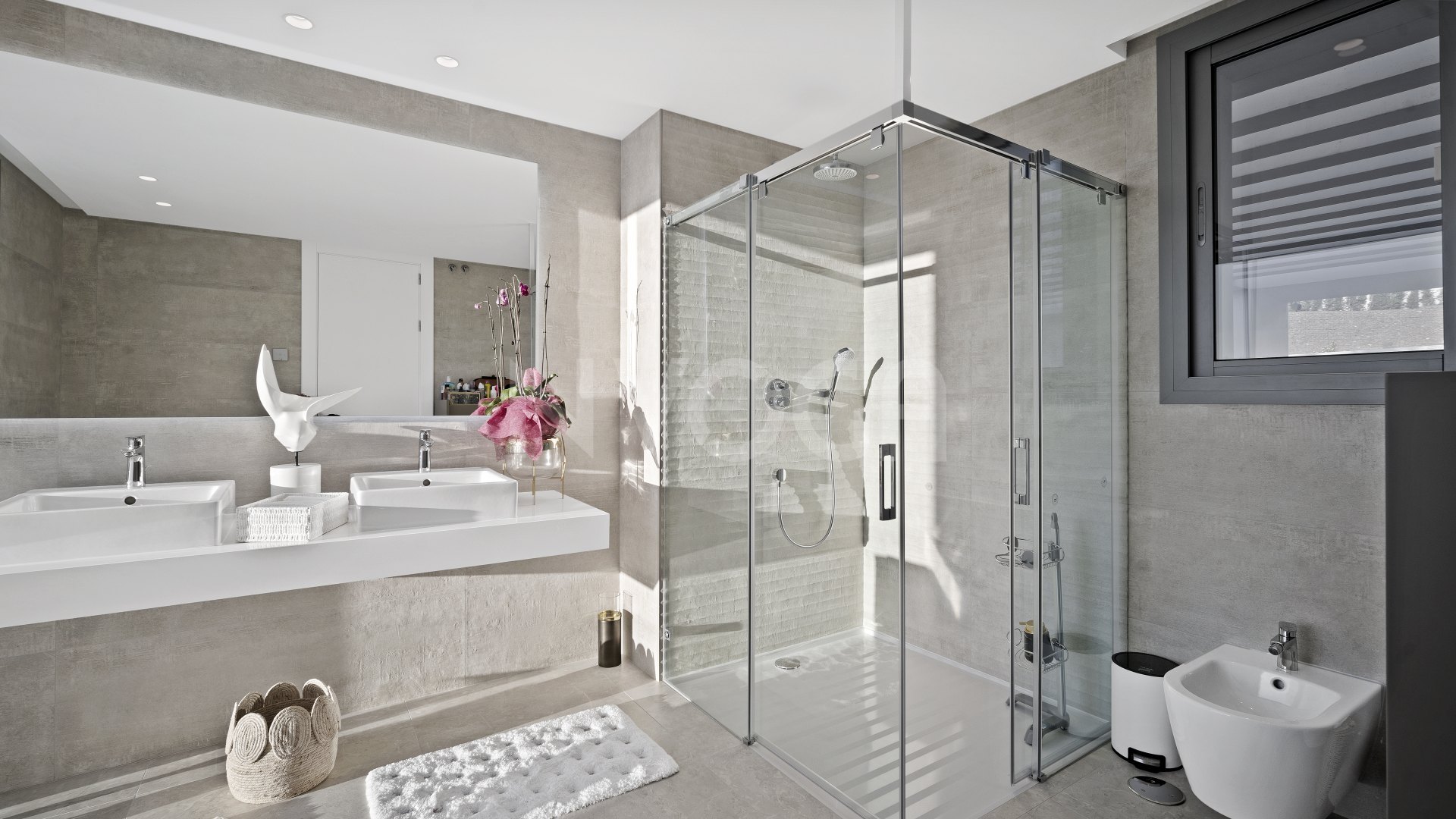 Exceptional luxury frontline golf newly built villa with stunning sea & golf views