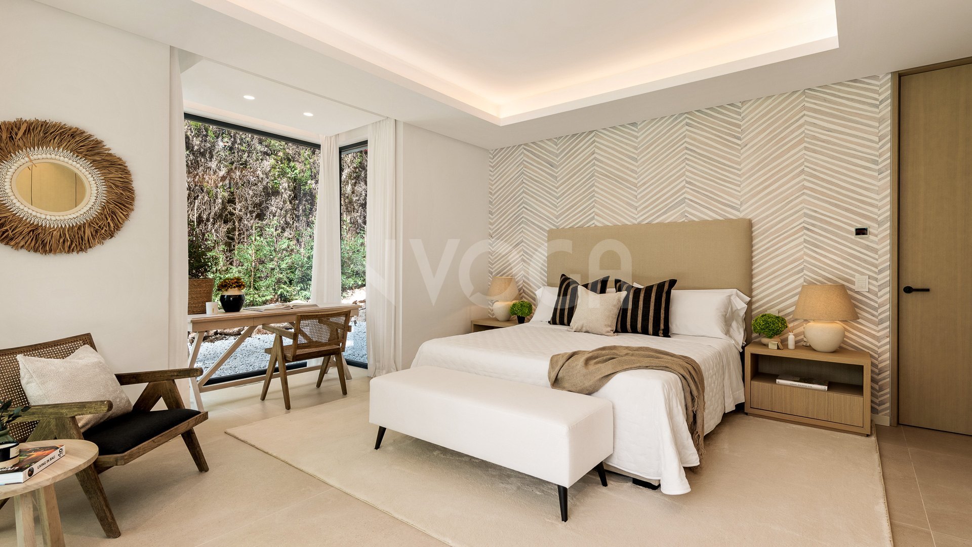 Preciosa villa de nueva construcción ubicada en El Paraíso, Estepona