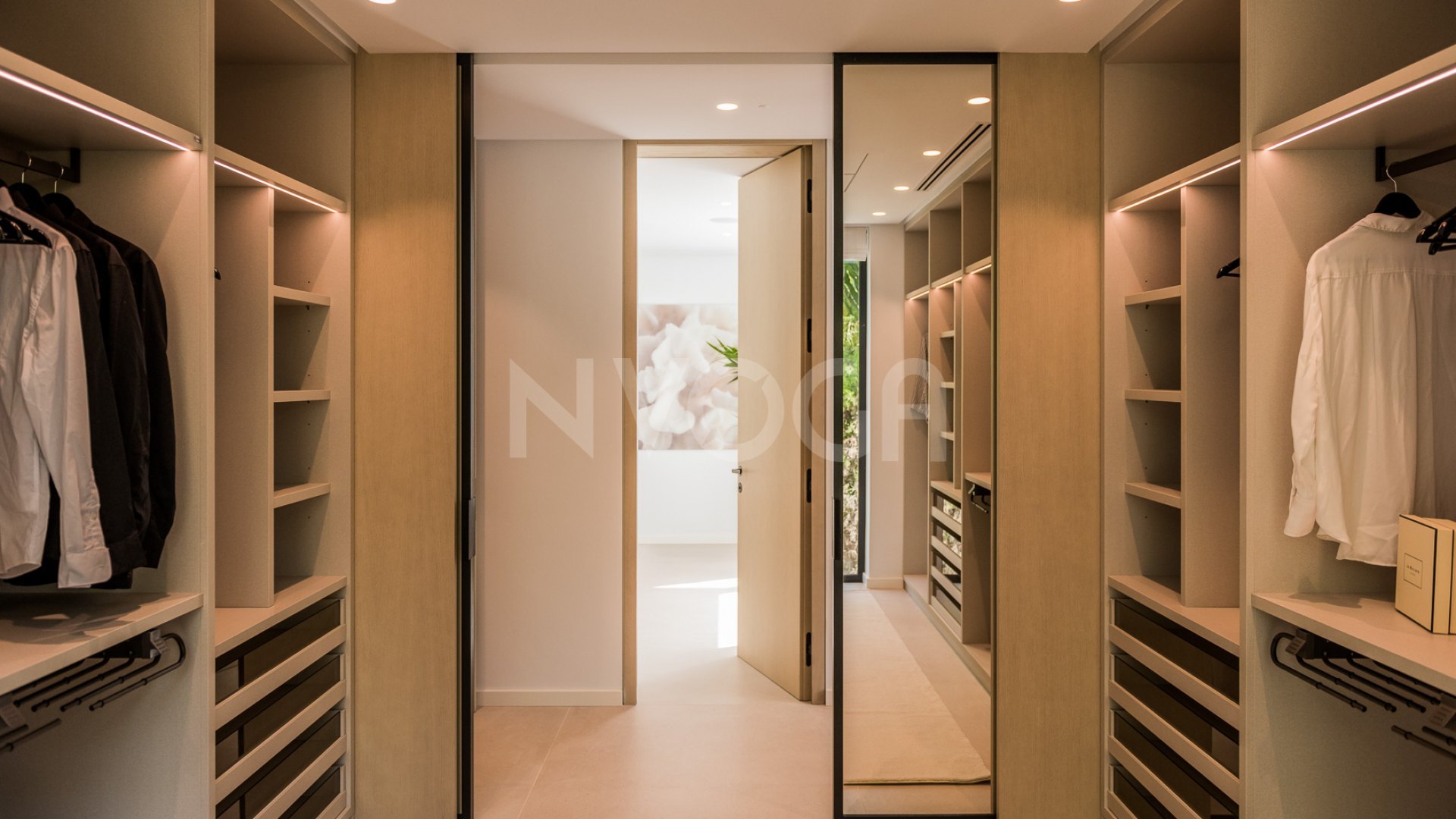 Preciosa villa de nueva construcción ubicada en El Paraíso, Estepona