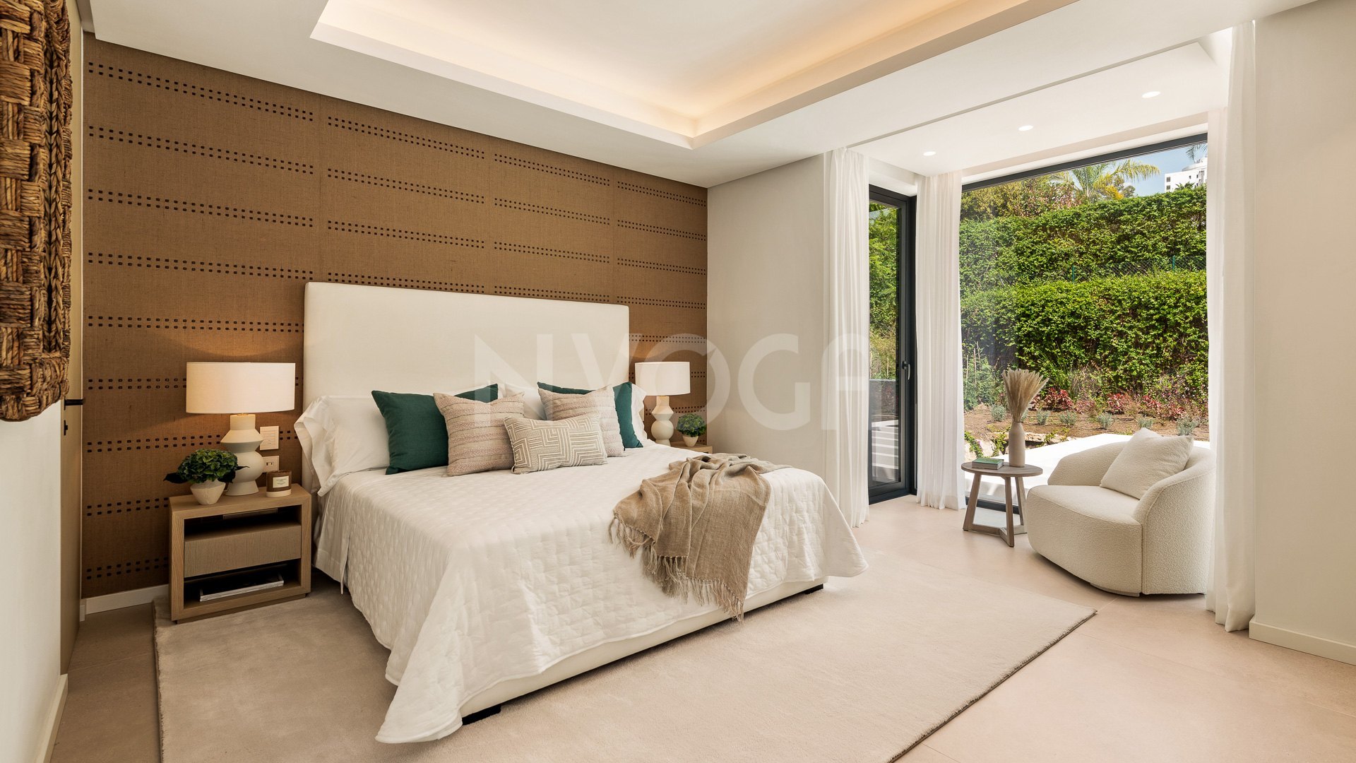 Preciosa villa de nueva construcción ubicada en El Paraíso, Estepona