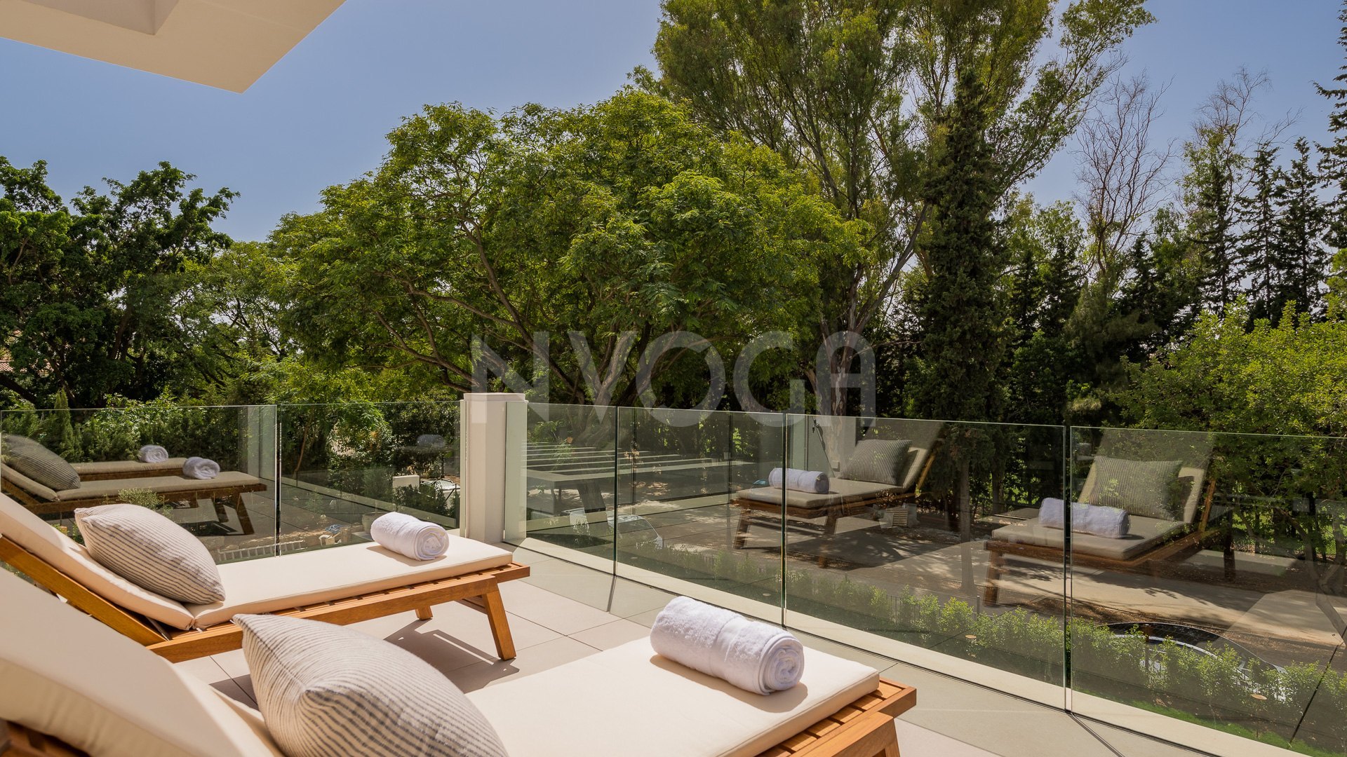 Preciosa villa de nueva construcción ubicada en El Paraíso, Estepona