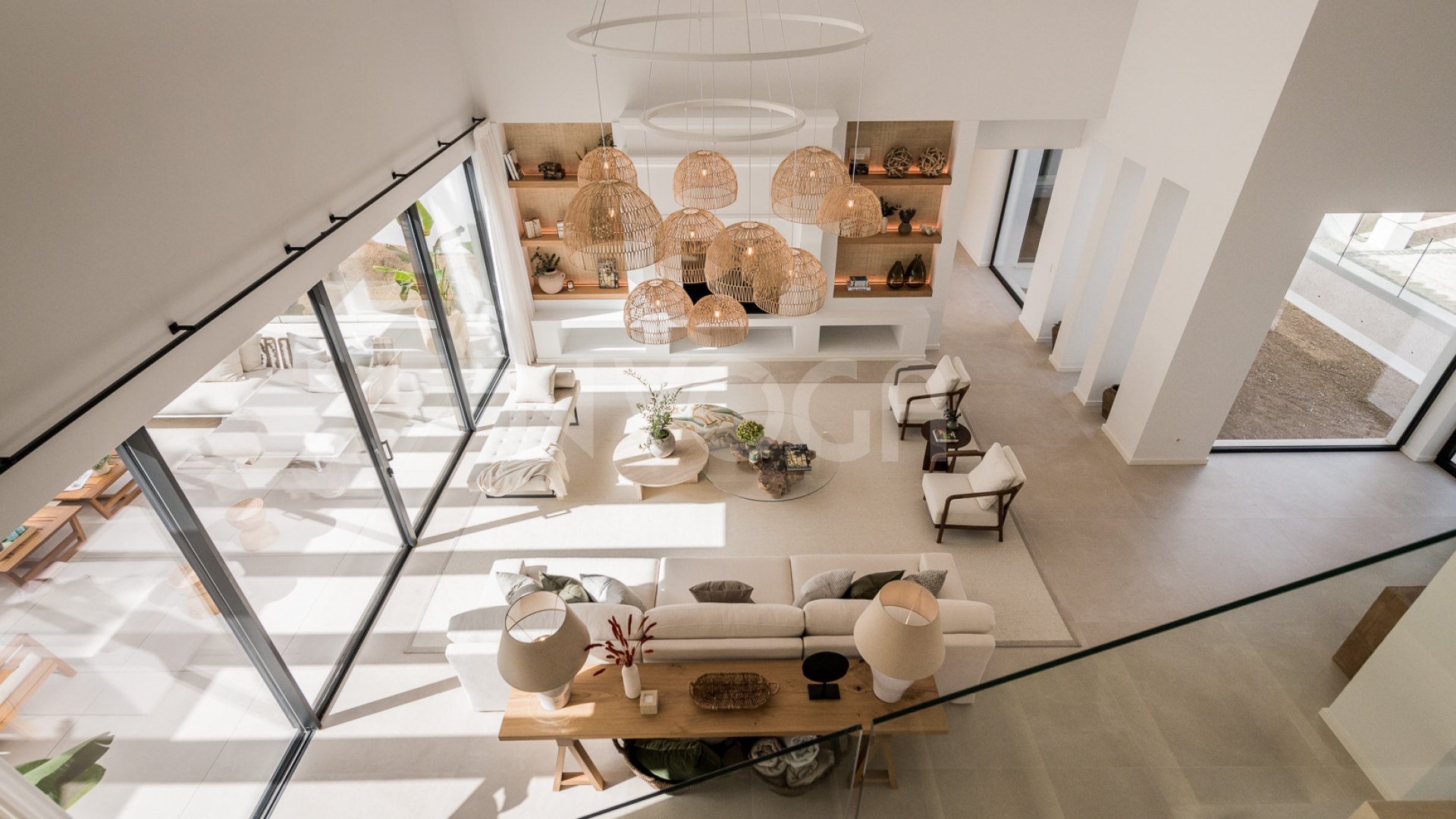 Preciosa villa de nueva construcción ubicada en El Paraíso, Estepona