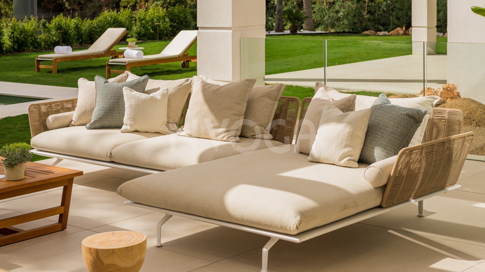 Preciosa villa de nueva construcción ubicada en El Paraíso, Estepona