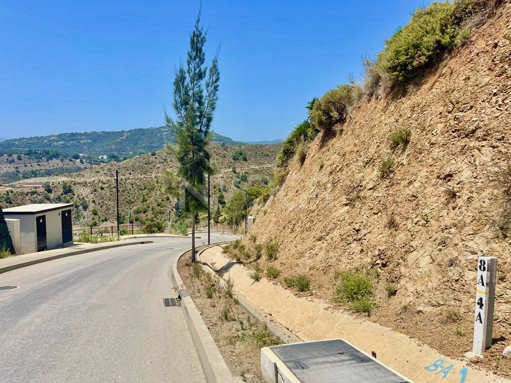 Villa de lujo de 4 dormitorios sobre plano con vistas panorámicas al mar y a la montaña