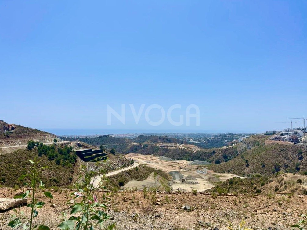 Villa de lujo de 4 dormitorios sobre plano con vistas panorámicas al mar y a la montaña