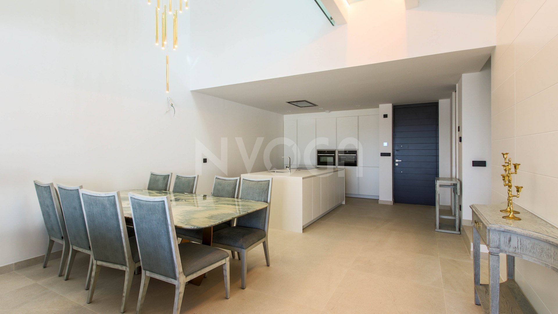 Gorgeous 3 bedroom beachfront townhouse in Estepona, with panoramic sea views.
