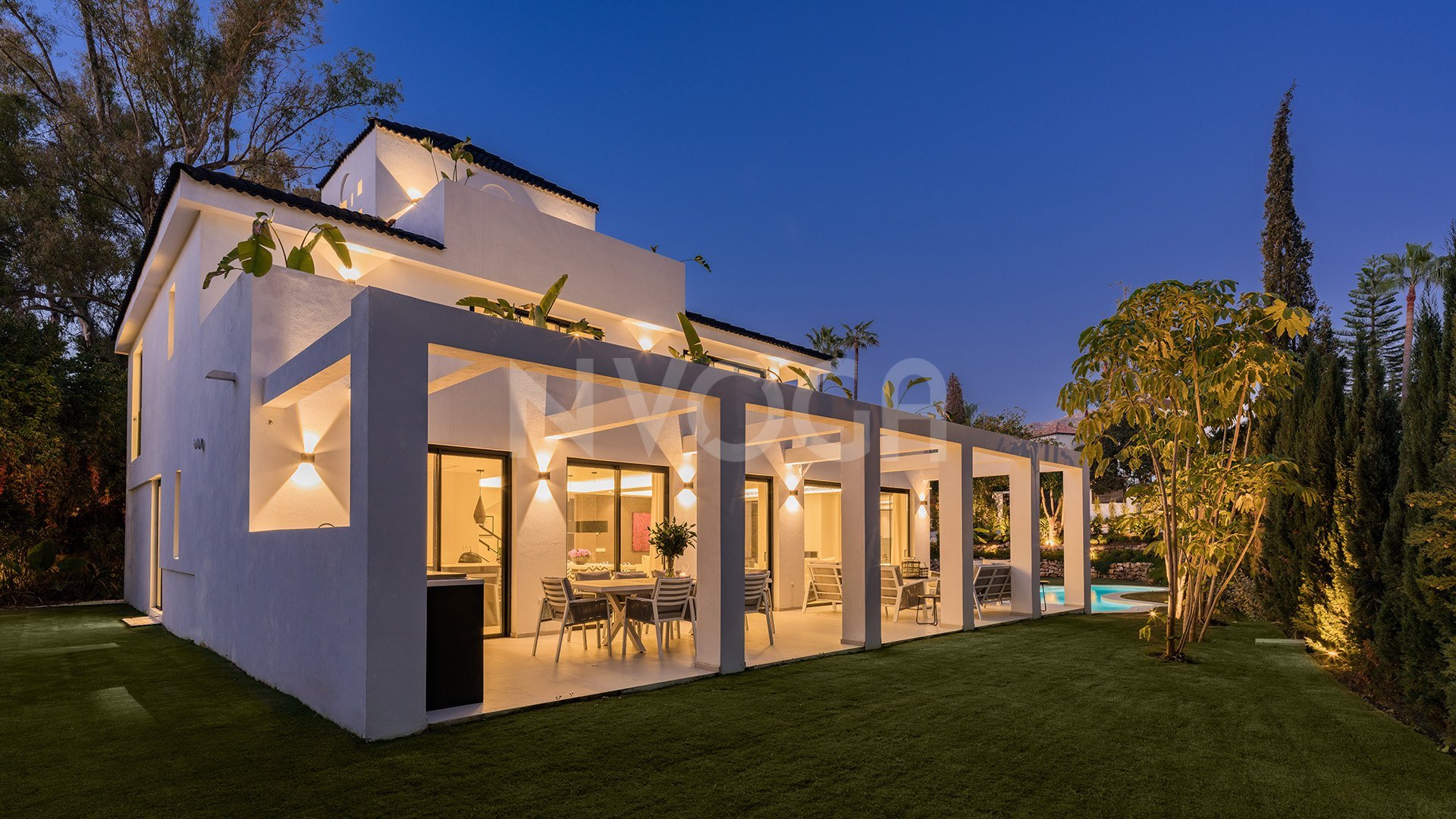 Fantastic villa with mountain views in Las Brisas, Nueva Andalucía