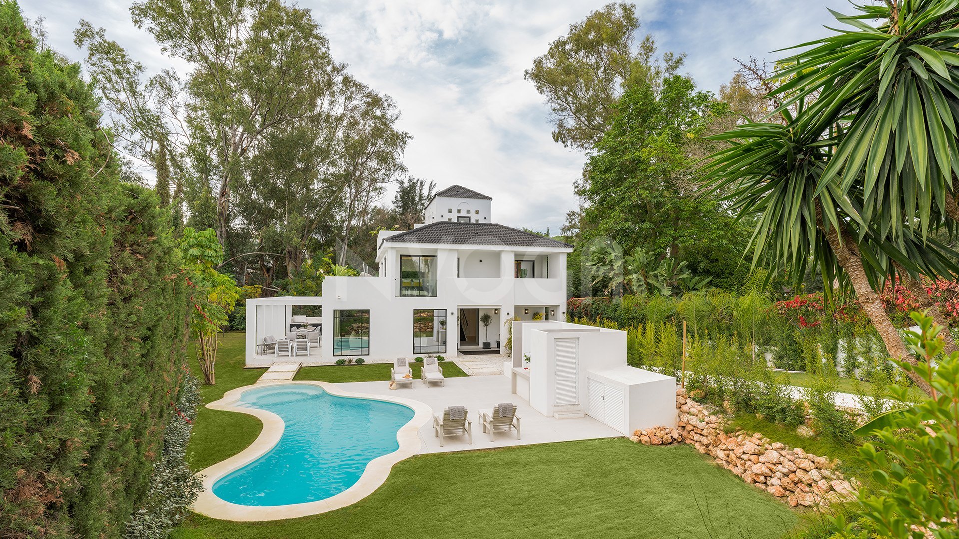 Fantastic villa with mountain views in Las Brisas, Nueva Andalucía