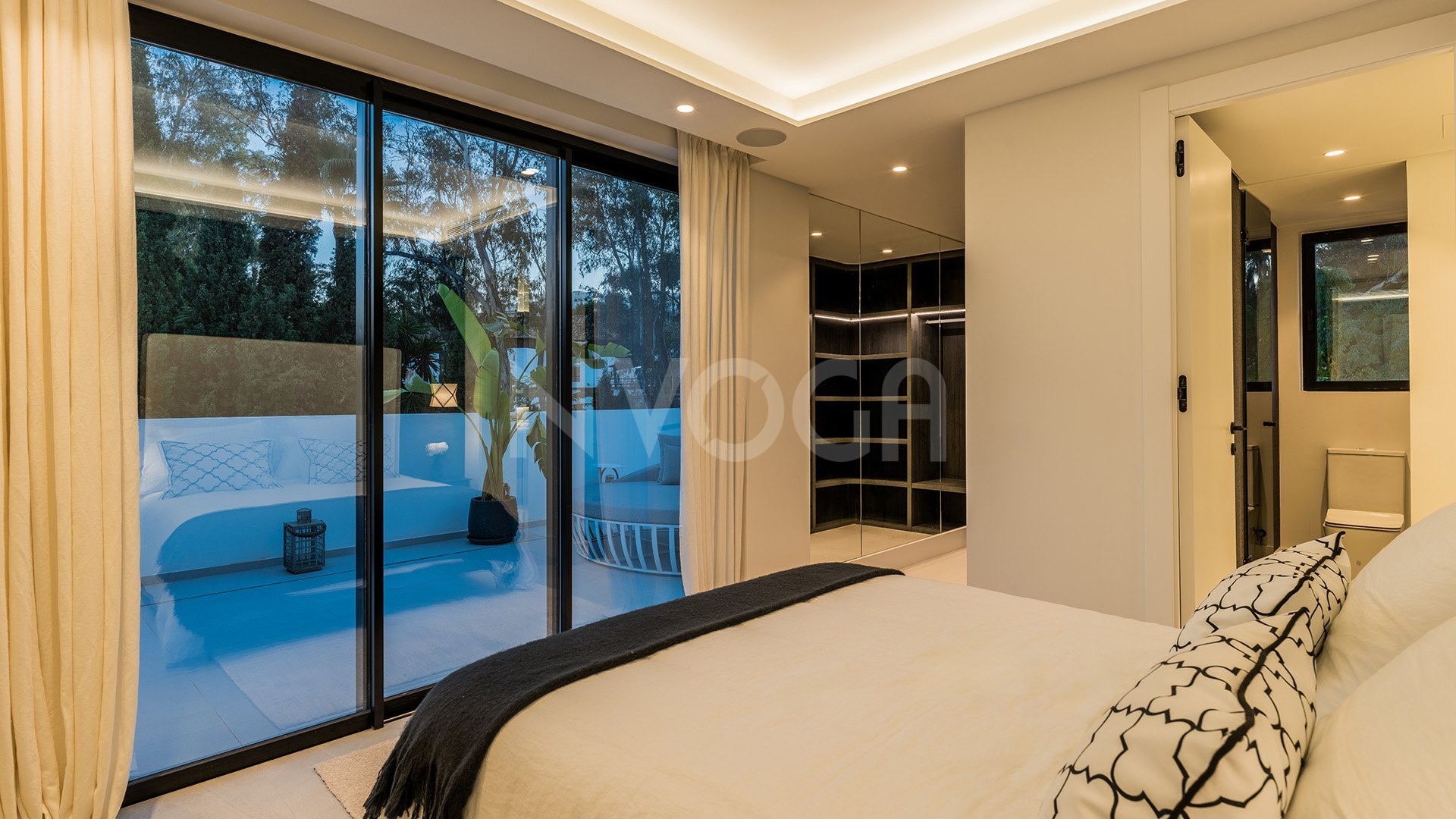 Fantastic villa with mountain views in Las Brisas, Nueva Andalucía