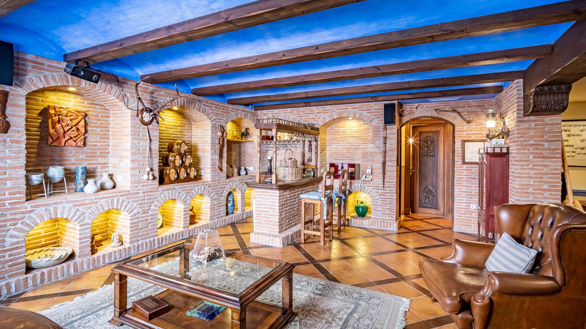 Espectacular villa con vistas al mar en Bahia de Marbella, Marbella Este