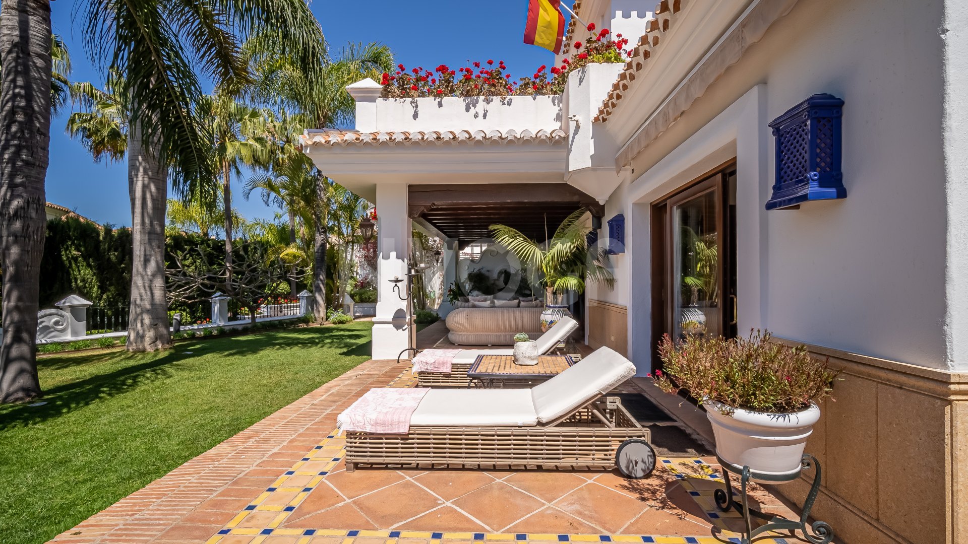 Espectacular villa con vistas al mar en Bahia de Marbella, Marbella Este