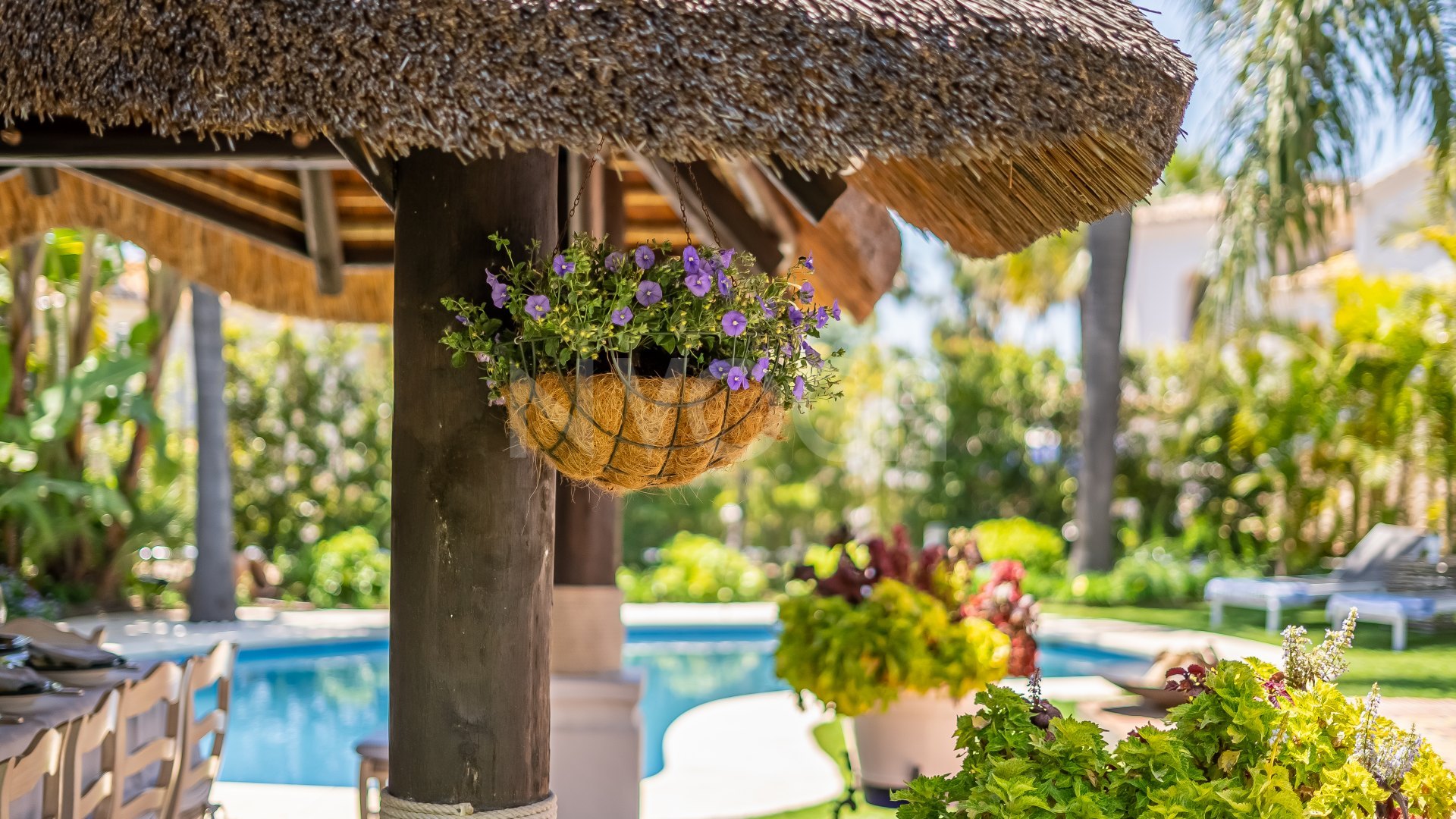 Espectacular villa con vistas al mar en Bahia de Marbella, Marbella Este